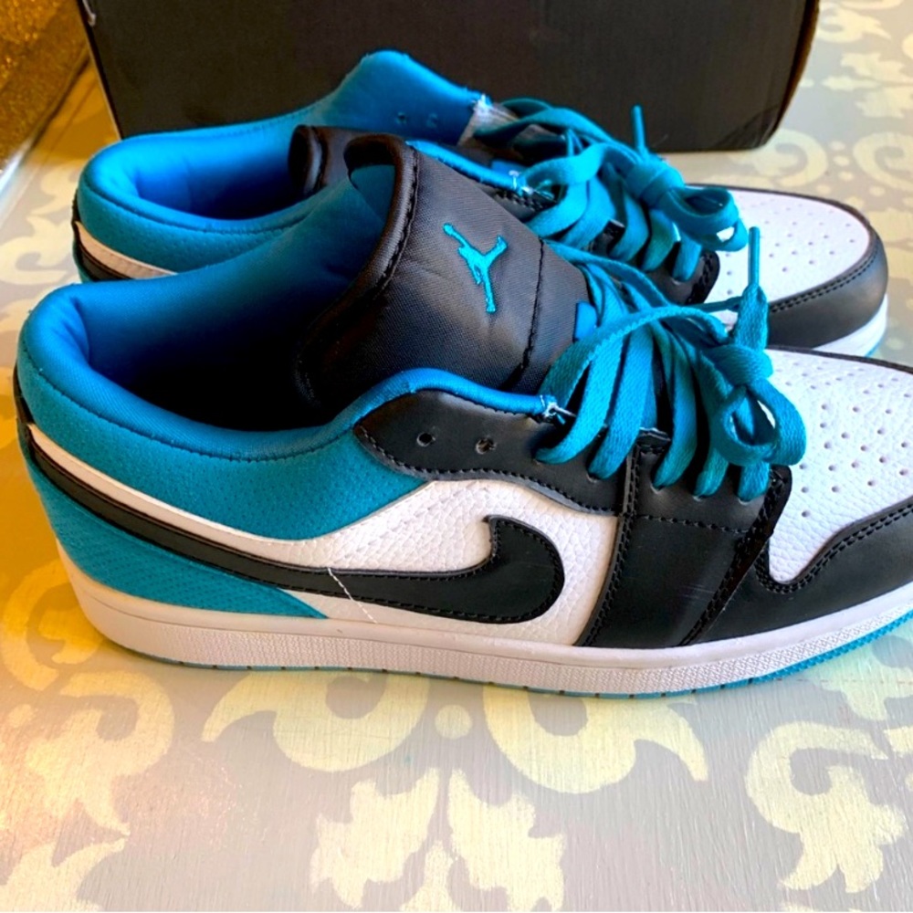 Size 11 - Jordan 1 Low SE Laser Blue 2020*
